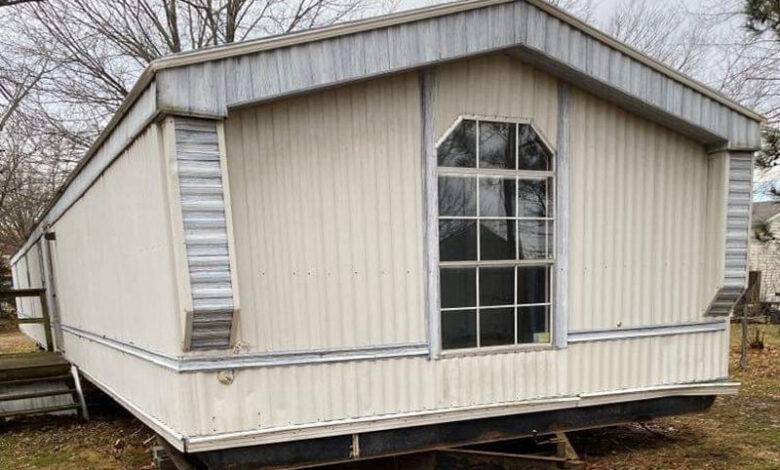 Giving Away a Mobile Home a Generous Gesture That Changes Lives